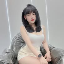Gợi Cảm Và Tự Tin Khám Phá Vẻ Đẹp Quyến Rũ Của ‘Gái Đẹp Mặc Bikini’ Trong Mùa Hè Này