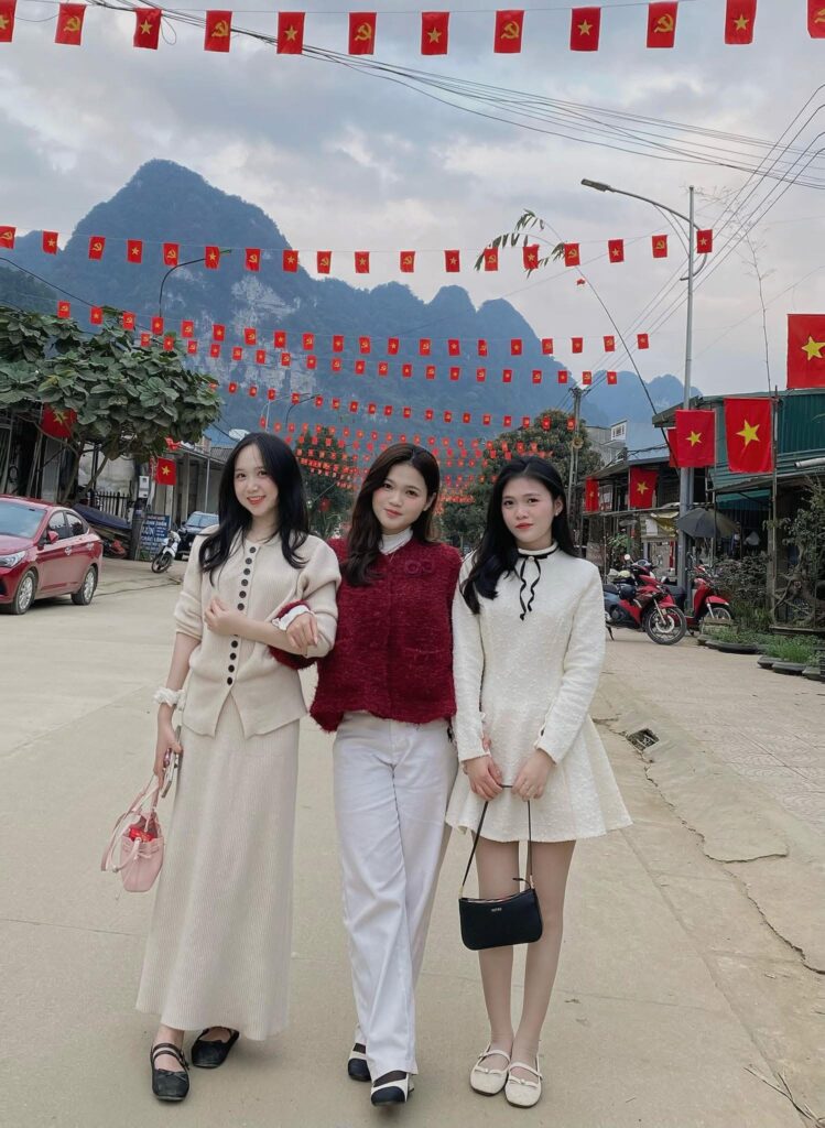 Hình Ảnh Gái Xinh Cởi Đồ – Vẻ Đẹp Trong Sáng Và Phong Cách Thời Thượng Khiến Giới Trẻ Mê Mẩn